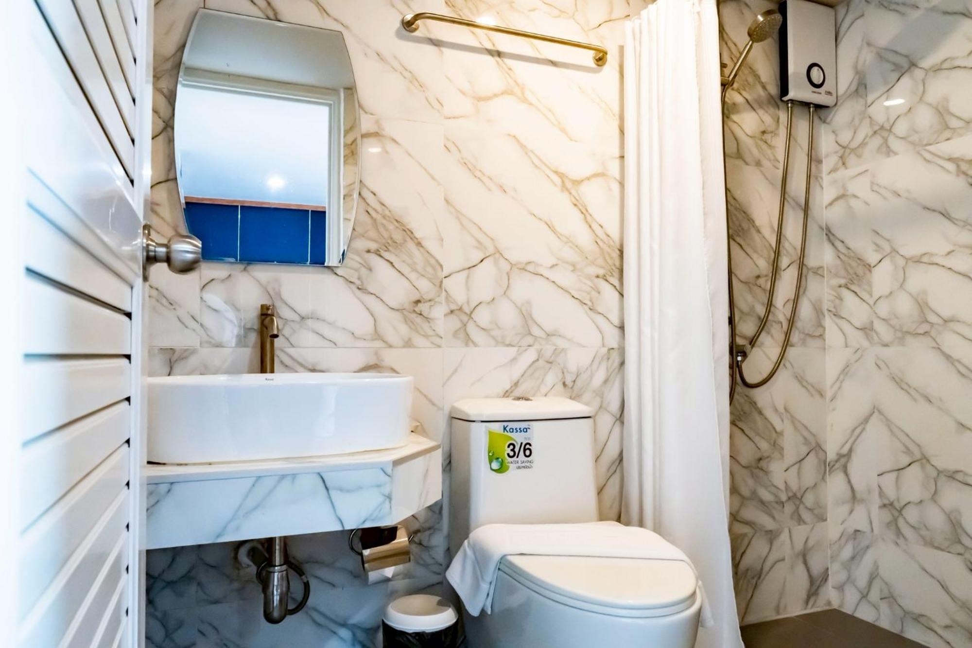 Ployburi Boutique Hotel Чантабури Екстериор снимка
